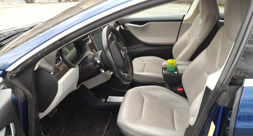 Tesla cup holder.jpg