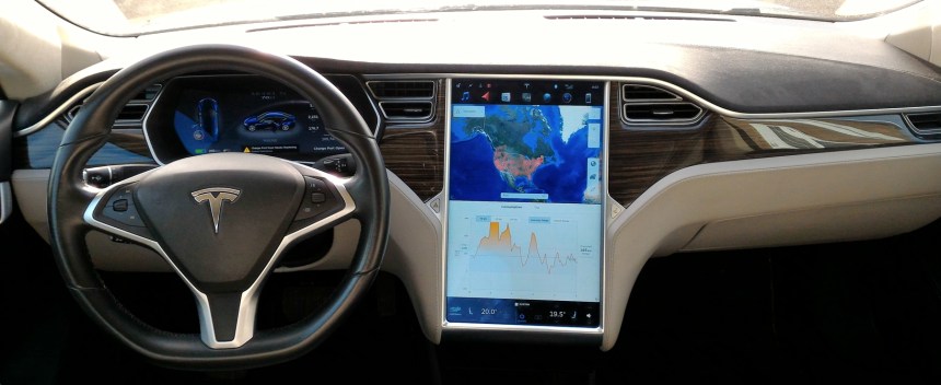 Tesla Tab bord.jpg