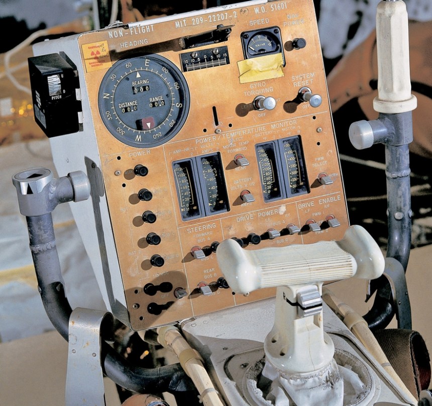 047 Evolu3 Lunar dash