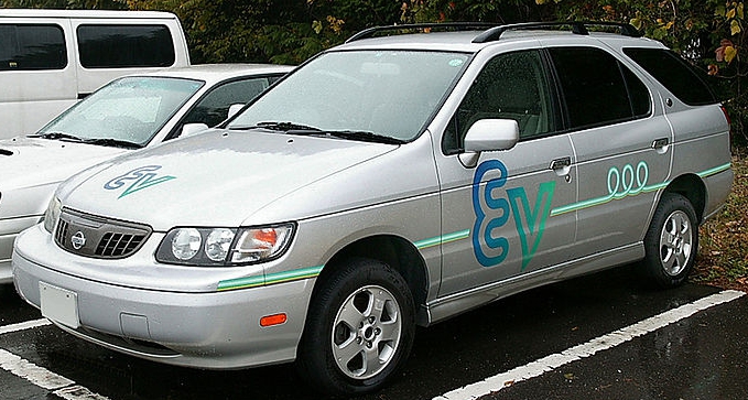 048 Evolu4 Nissan Altra.jpg