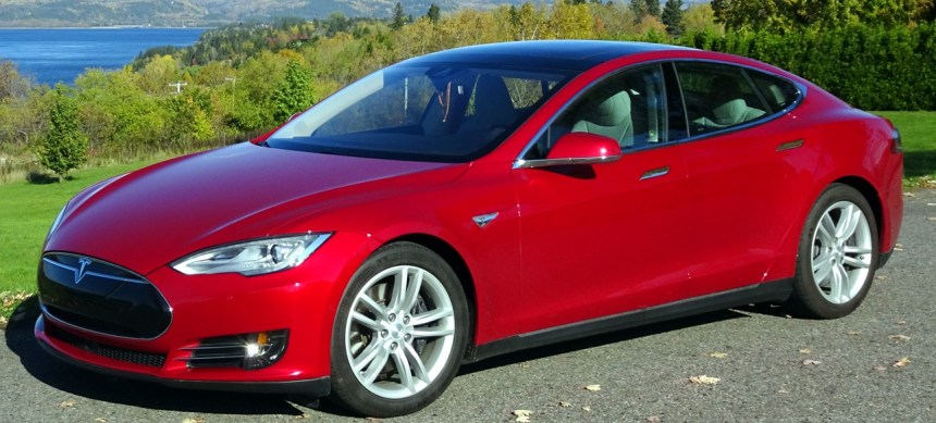 049 Evolu5 Tesla S