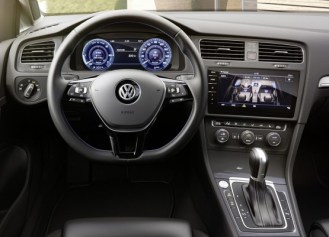 050 Evolu6 VW eGolf dash