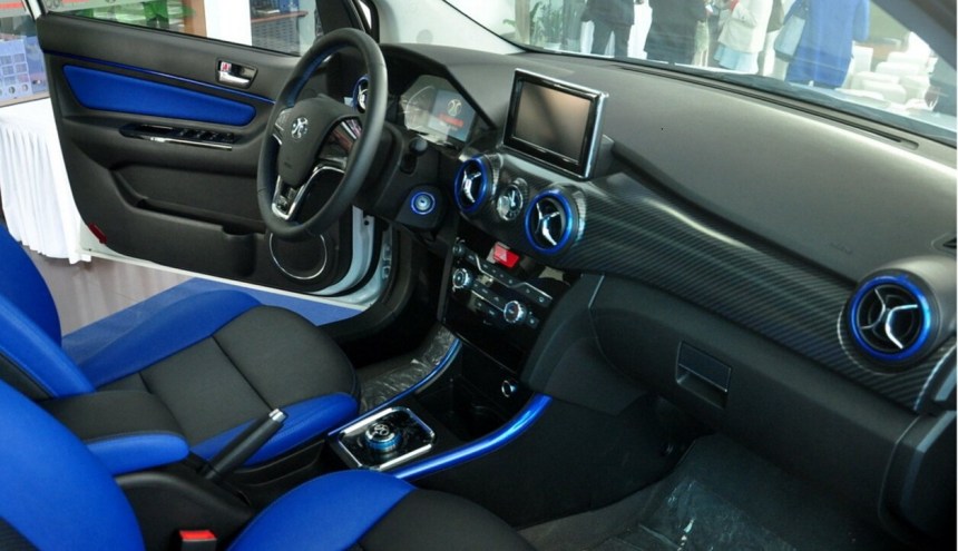 051 Evolu7 China BAIC dash