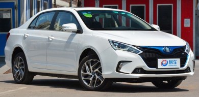 051 Evolu7 China Qin EV300