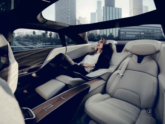 051 Evolu7 Lucid back