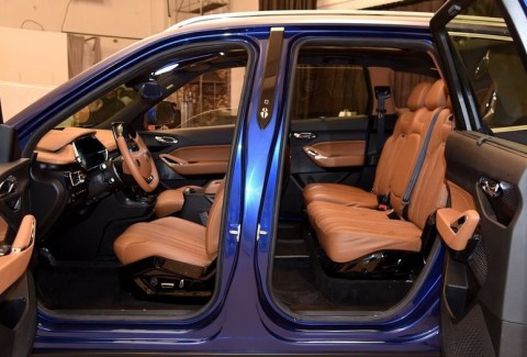 054 Evolu9 Singulato doors