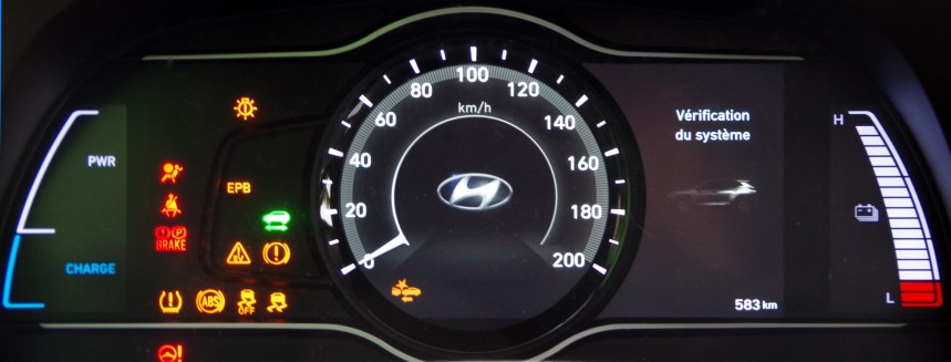 070 Kona Exper Ctr dash