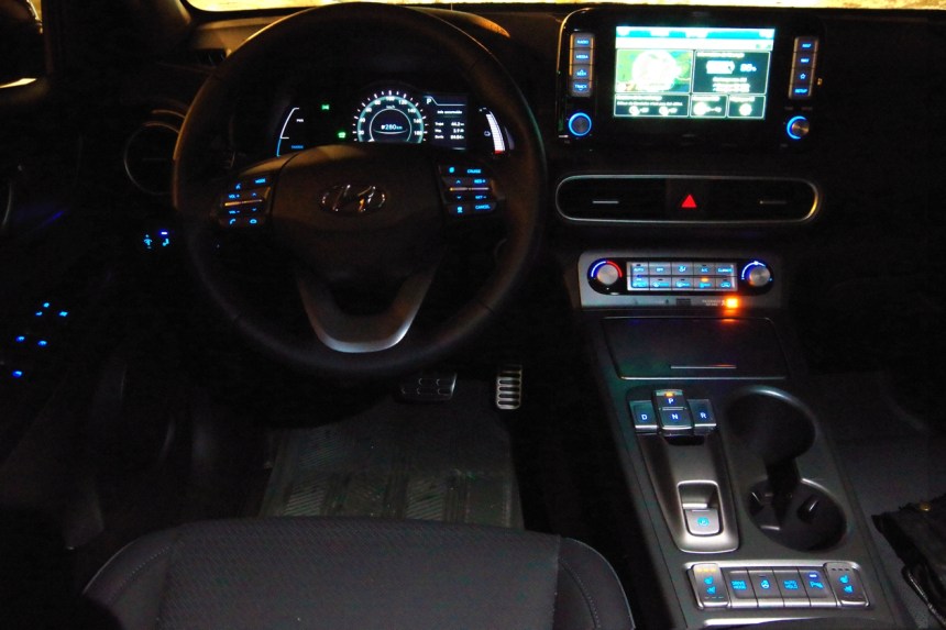 070 Kona Exper dash nuit