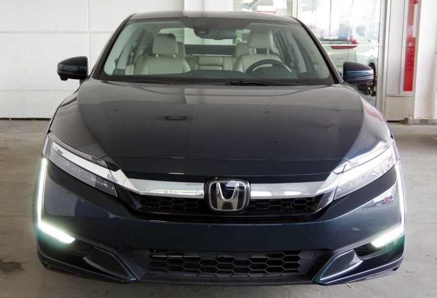 074 Honda Clarity Front