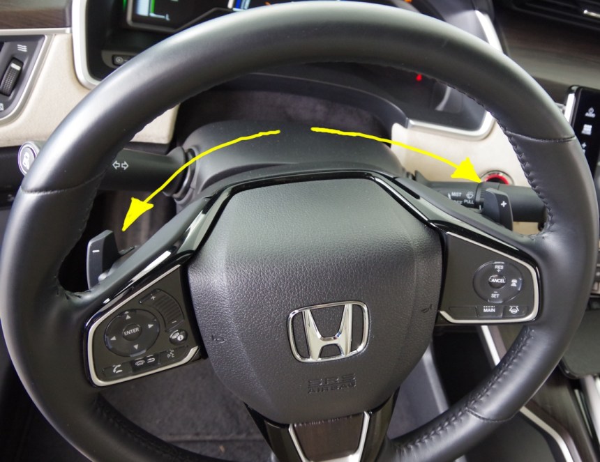 074 Honda Clarity Volant
