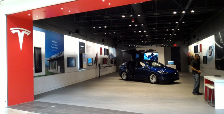 077 NE USA Tesla2.jpg