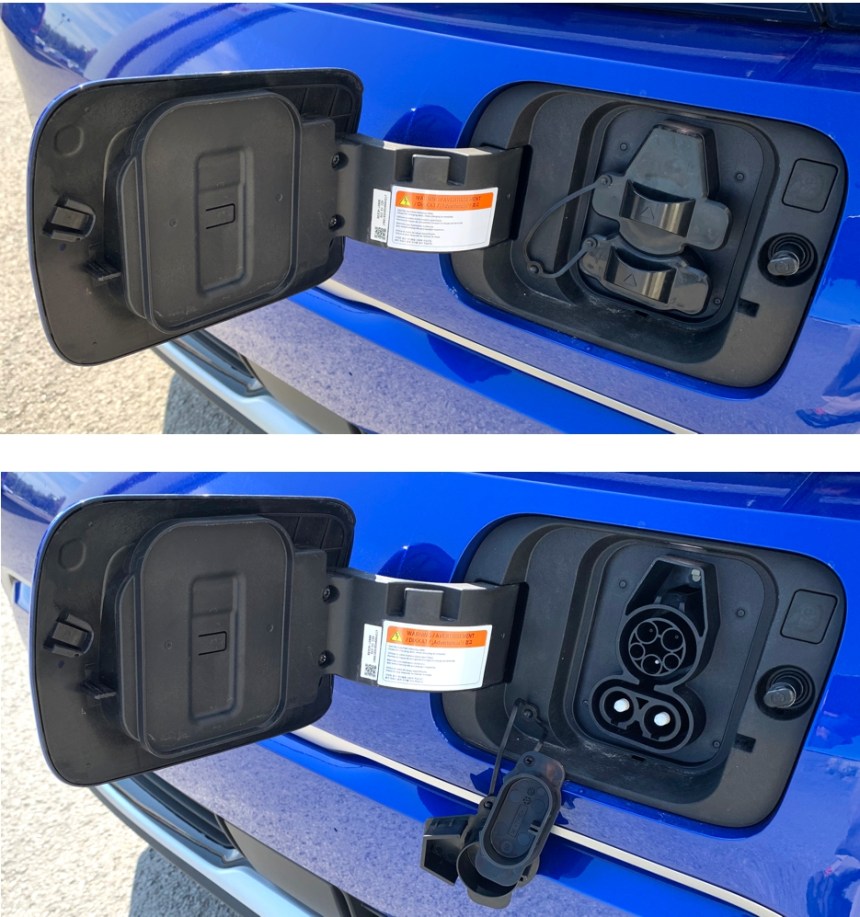 082 KiaSoul Plug open.jpg