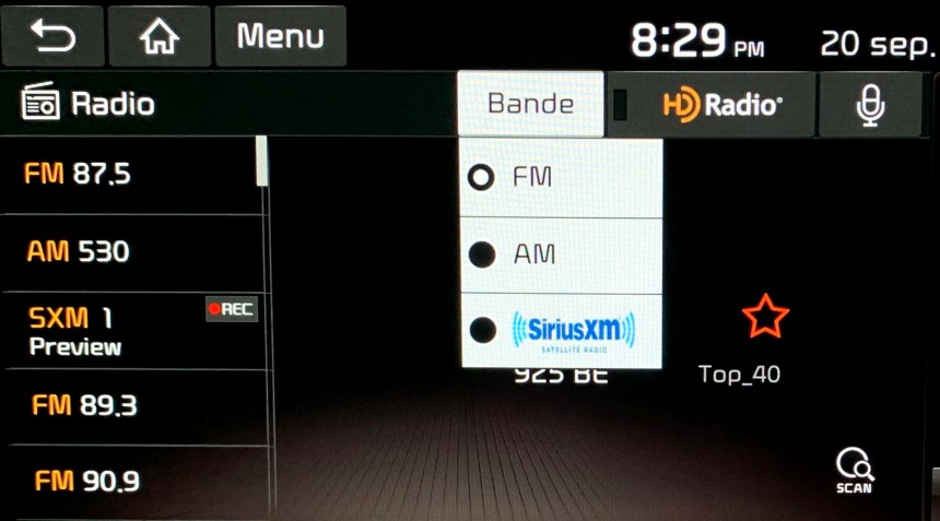 083 KiaSoul Radio.jpg